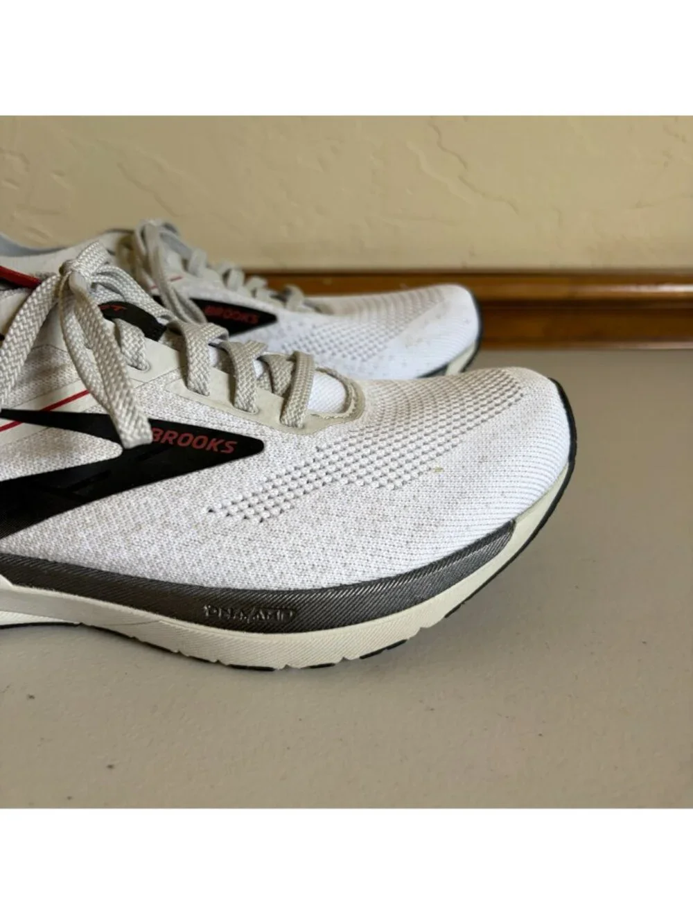 Brooks Ricochet 3 Running Shoes Men's US 8 Red Black Athletic Trainers